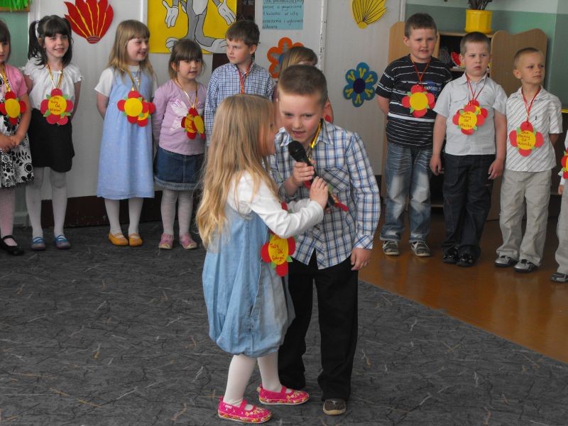 Największy Sukces Wychowawczy W Przedszkolu Dzień Mamy i Taty w przedszkolu - Zespół Oświatowo-Wychowawczy w Strzale